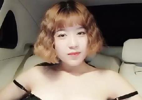 颜值不错身材超好短发巨乳美女主播户外玩车震口交啪啪喜欢不要错过[补录]